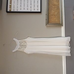 White Dress With Lace Neck,Keyhole Back